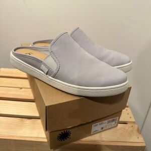 UGG Women's Light Gray Slip-On Mule - worn once
